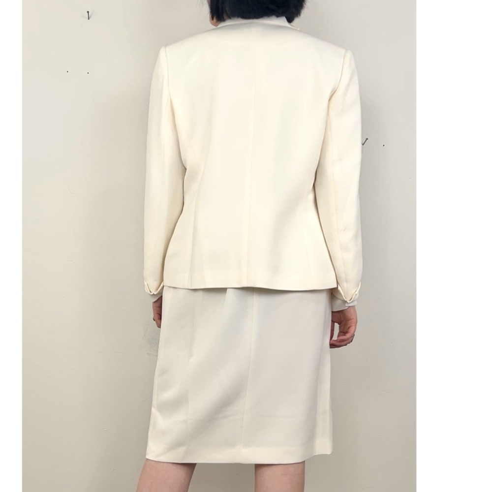 Vintage 90s Kasper Cream Bridal Skirt and Blazer Suit - Picture 4 of 8